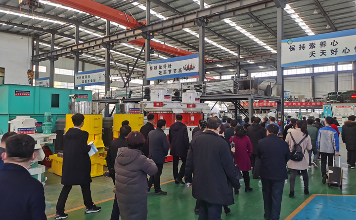 山東金格瑞不斷提升企業(yè)創(chuàng)新力、發(fā)展力、影響力，為我區(qū)全面建設(shè)現(xiàn)代化濟東強區(qū)再立新功.jpg