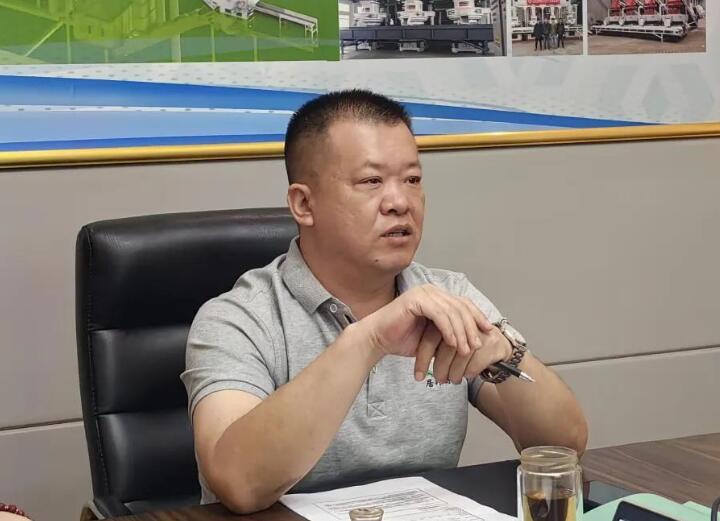 會議最后，集團總經理孫寧波總結陳詞。他強調要有正確的人生觀、價值觀，要將集團的精神理念內化于心、外化于行。要加強業(yè)務知識的學習，成為真正的行家里手。要以提高經營質量和效益為主線，加快營銷模式和營銷觀念的轉變，圓滿完成2023年營銷工作指標。.jpg