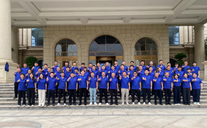 本次五一銷售分享會(huì)不僅是一次銷售成果的總結(jié)會(huì)，更是一場(chǎng)凝聚團(tuán)隊(duì)力量、激發(fā)銷售斗志的動(dòng)員會(huì).png